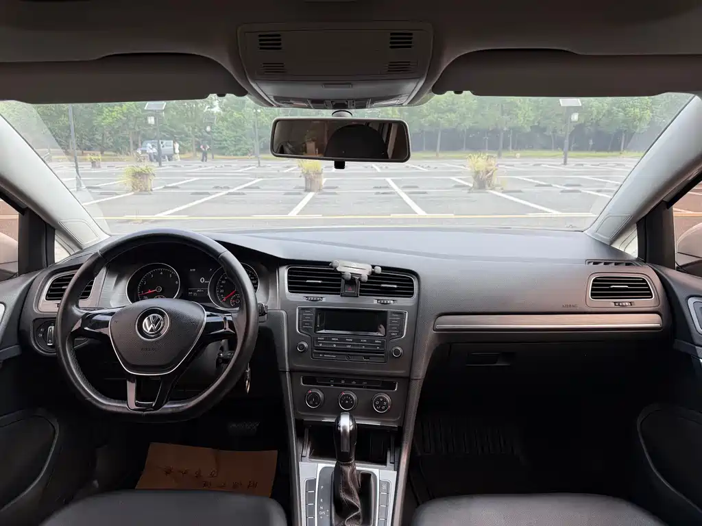 Volkswagen Golf — миниатюра 10
