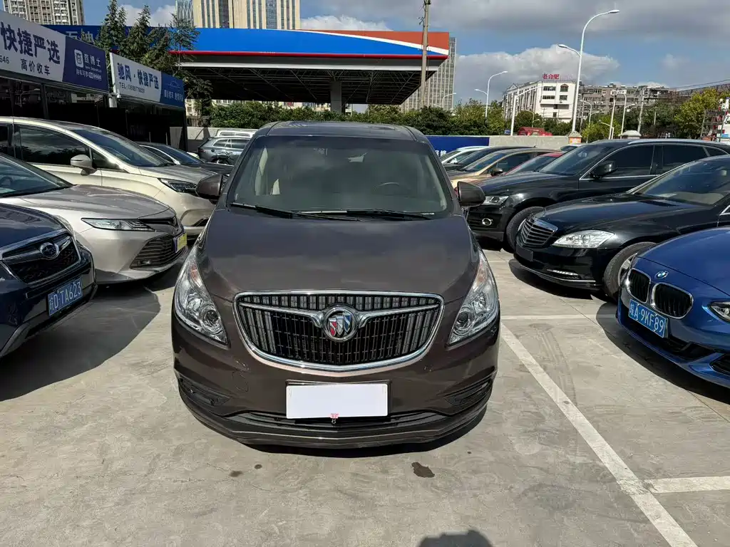 Buick GL8 — миниатюра 2