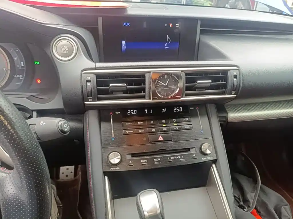 Lexus IS — миниатюра 13