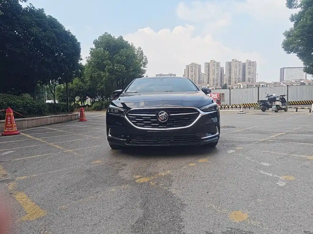 Buick LaCrosse — миниатюра 2