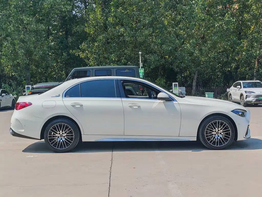 Mercedes-Benz C-Class — миниатюра 7