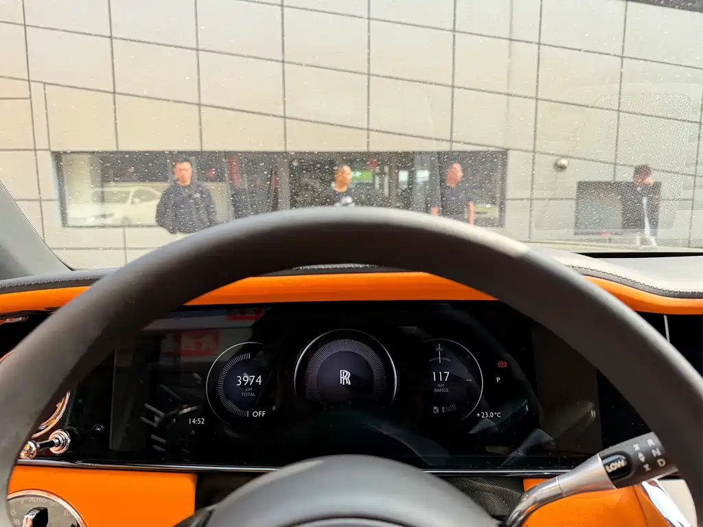 Rolls-Royce Cullinan — миниатюра 18