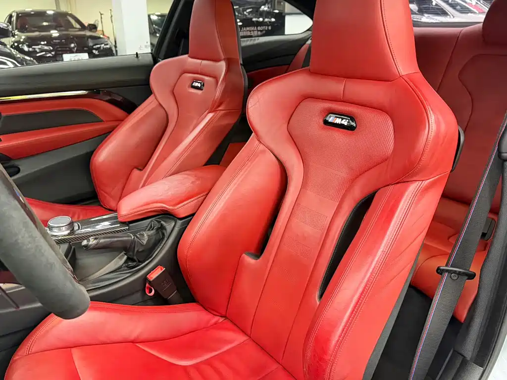 BMW M4 — миниатюра 6