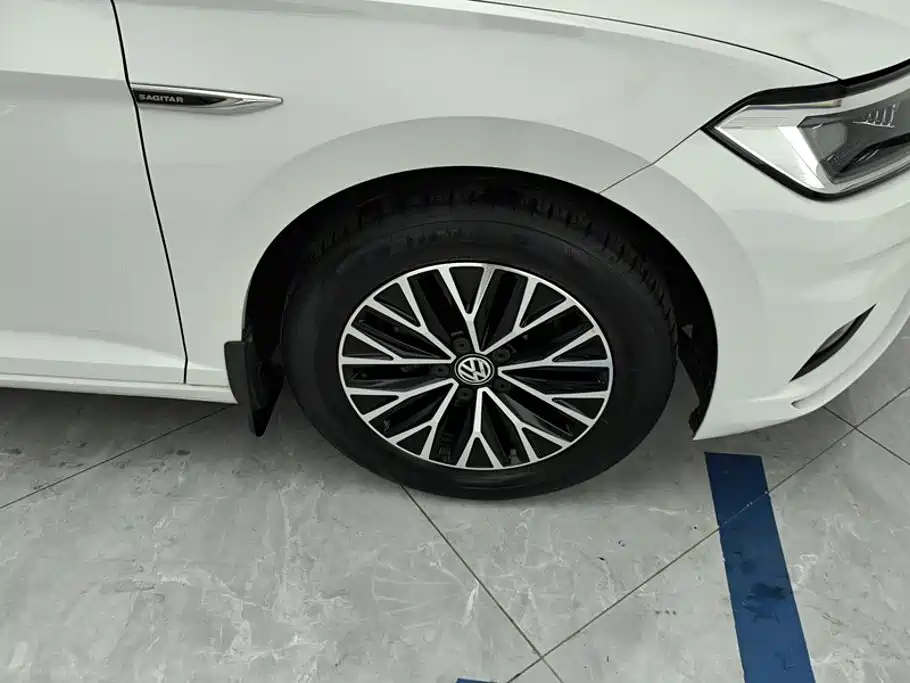 Volkswagen Sagitar — миниатюра 6