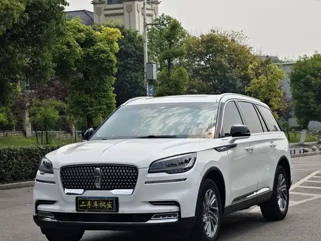 Lincoln Aviator
