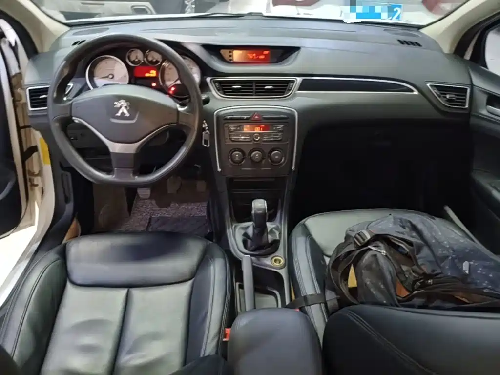 Peugeot 308 — миниатюра 10