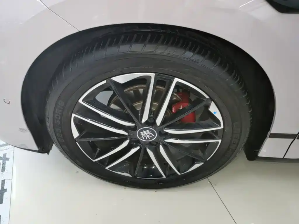 BYD Qin L — миниатюра 23