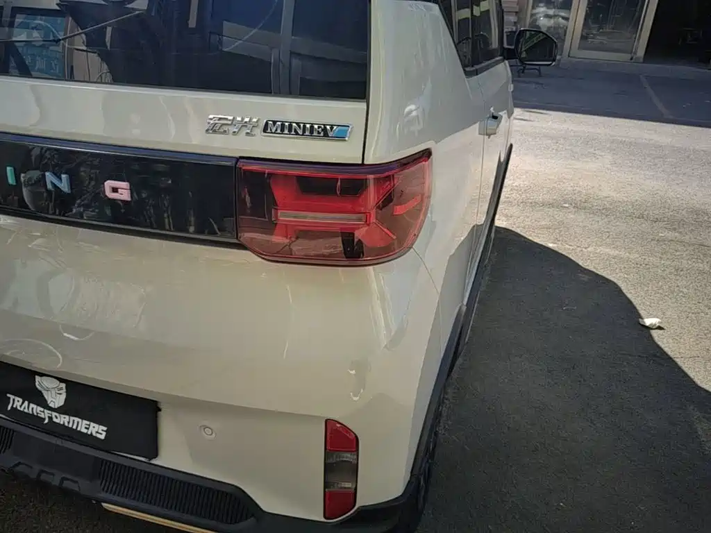 Wuling MINIEV — миниатюра 8