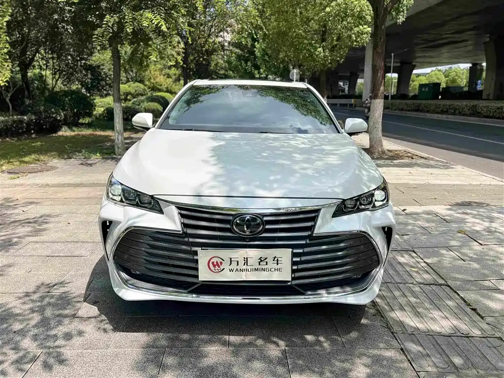 Toyota Avalon — миниатюра 2