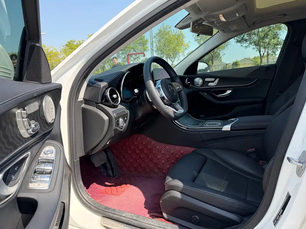 Mercedes-Benz C-Class — миниатюра 11