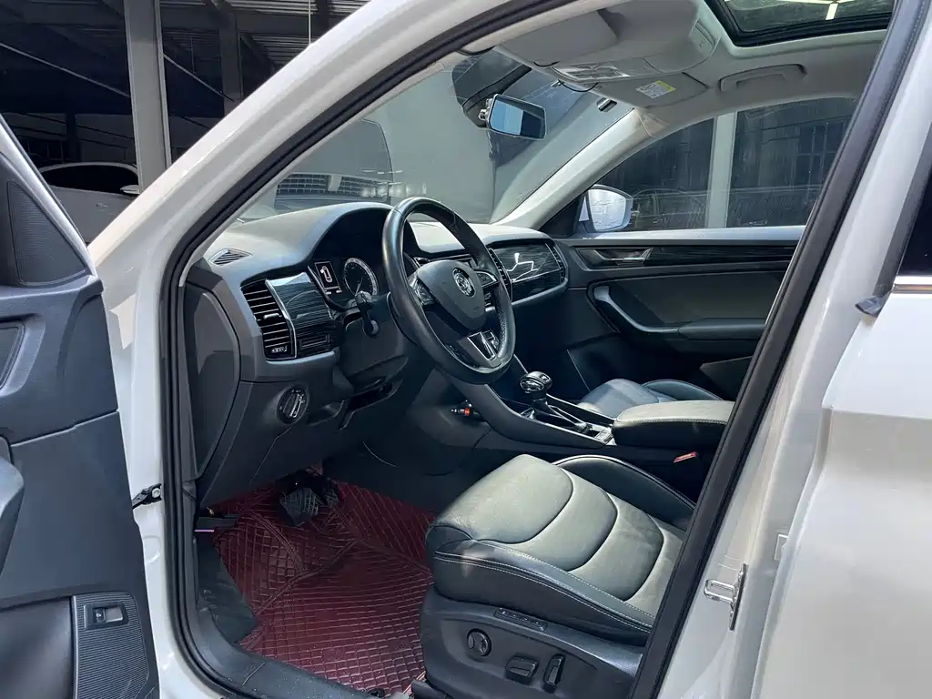 Skoda Kodiaq TSI330 7 seats 2WD Luxury Edition, фото 7