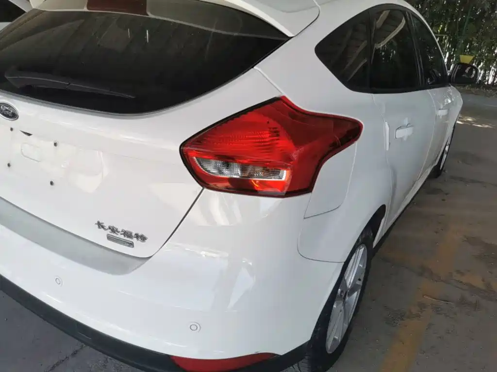 Ford Focus — миниатюра 8