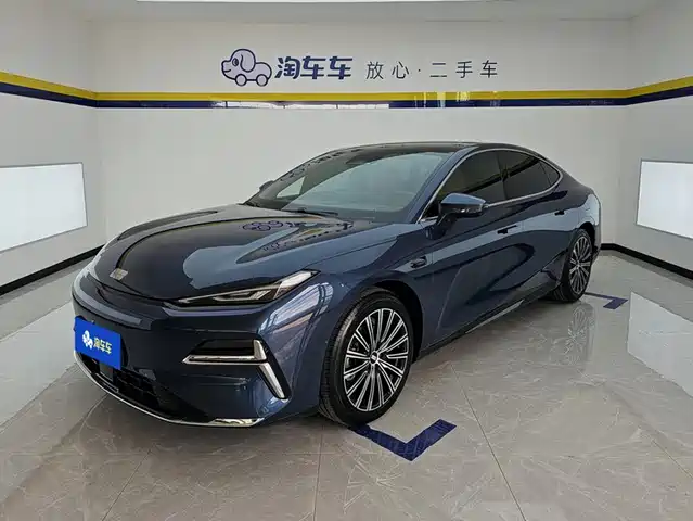 2025 Geely Galaxy Xingyao 8