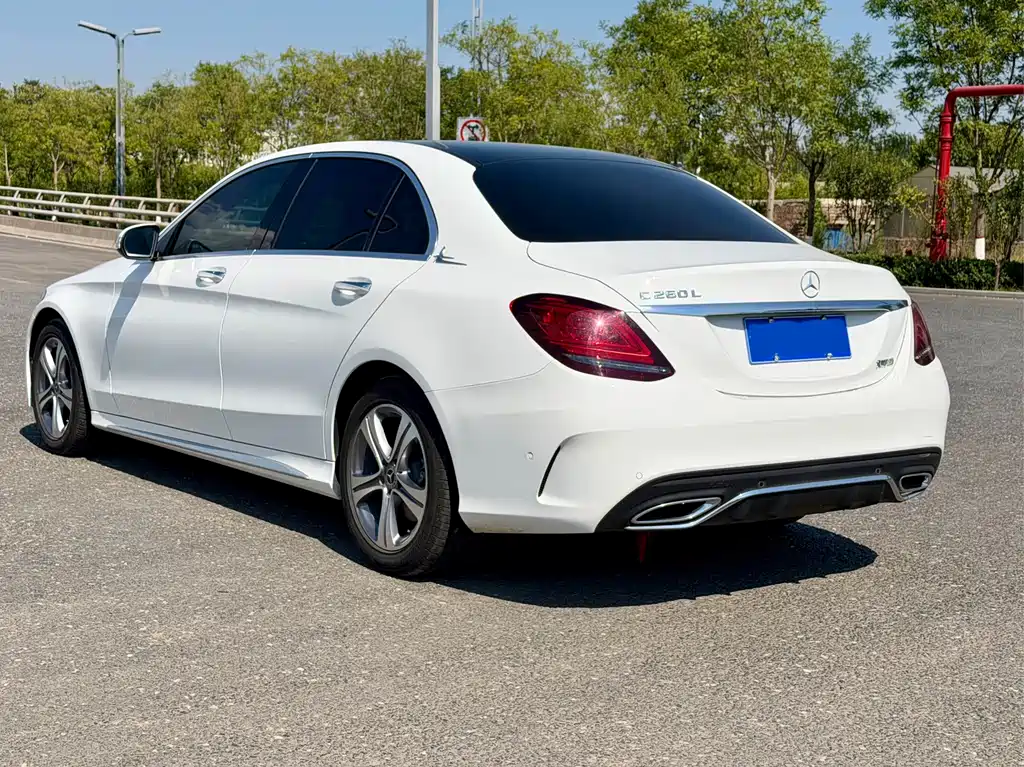 Mercedes-Benz C-Class — миниатюра 7