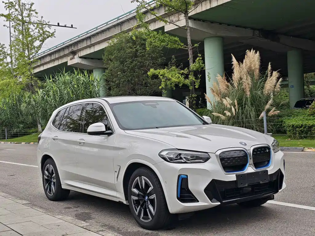 BMW iX3 — миниатюра 3