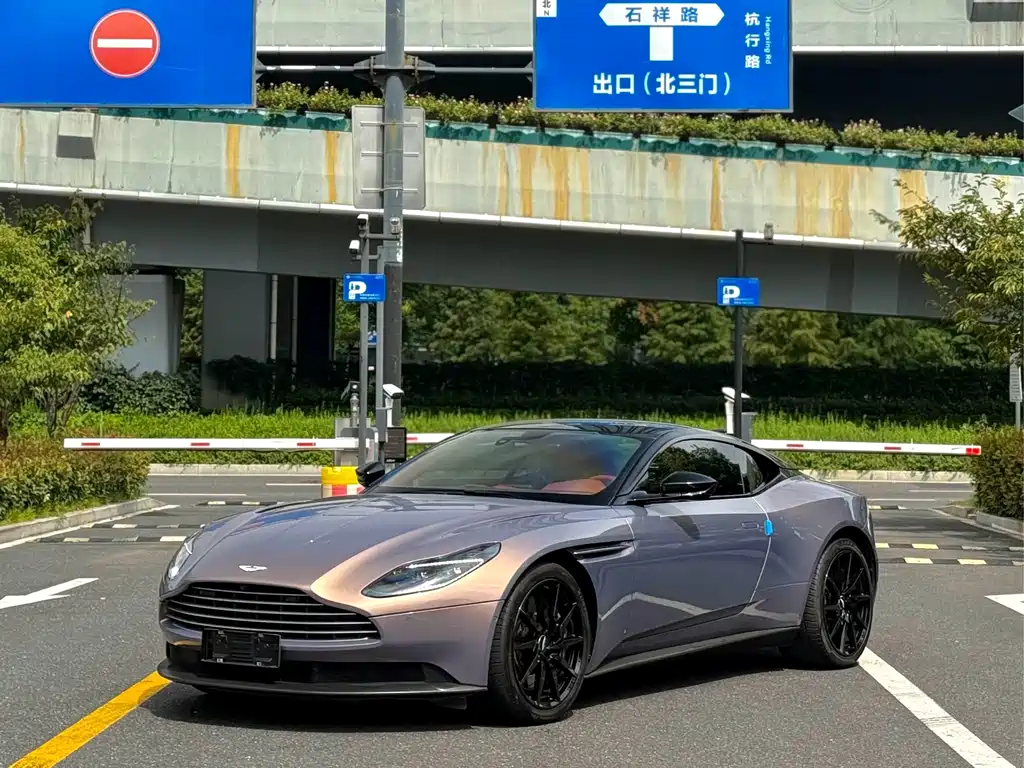 Aston Martin DB11 — миниатюра 3