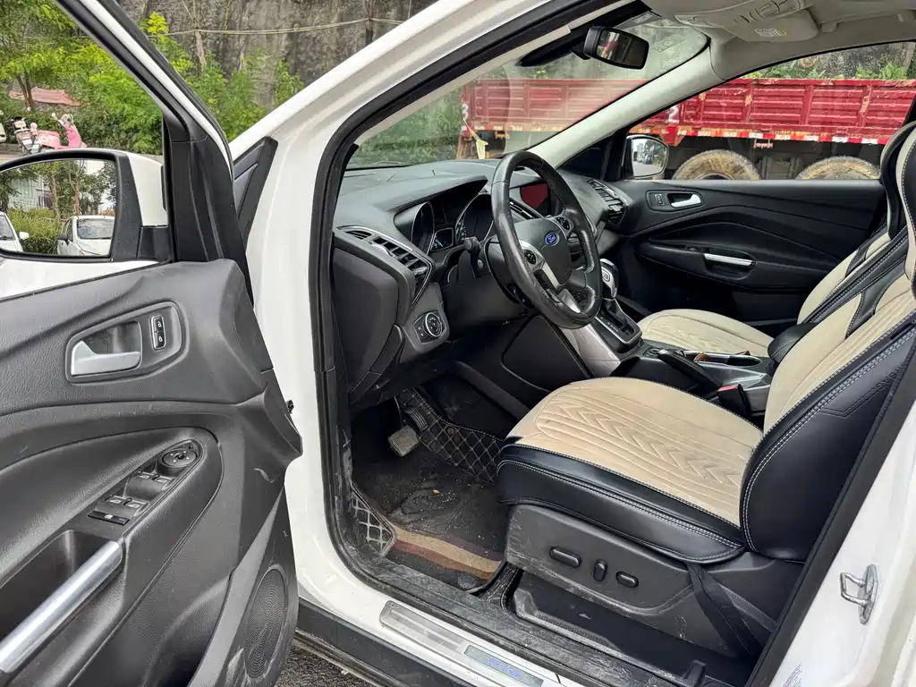 Ford Kuga — миниатюра 4