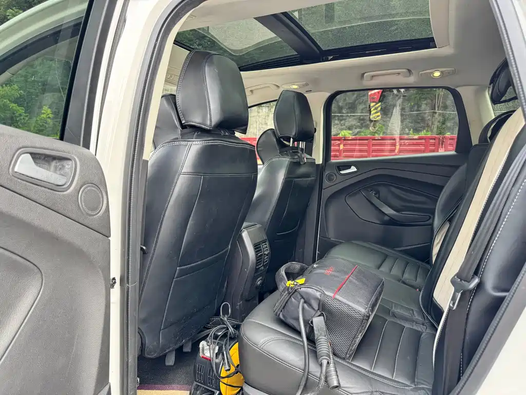 Ford Kuga — миниатюра 5