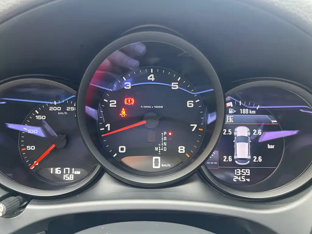 Porsche Macan — миниатюра 14