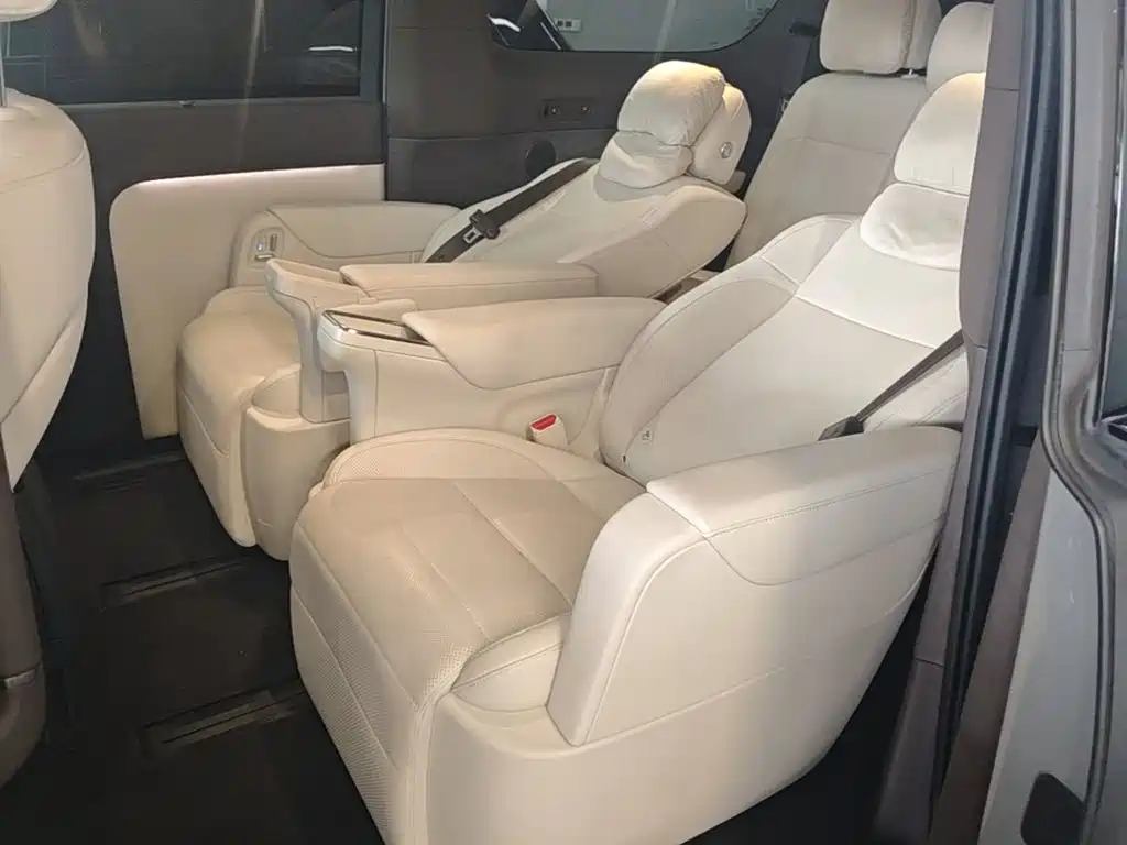 Li Auto Li MEGA — миниатюра 17