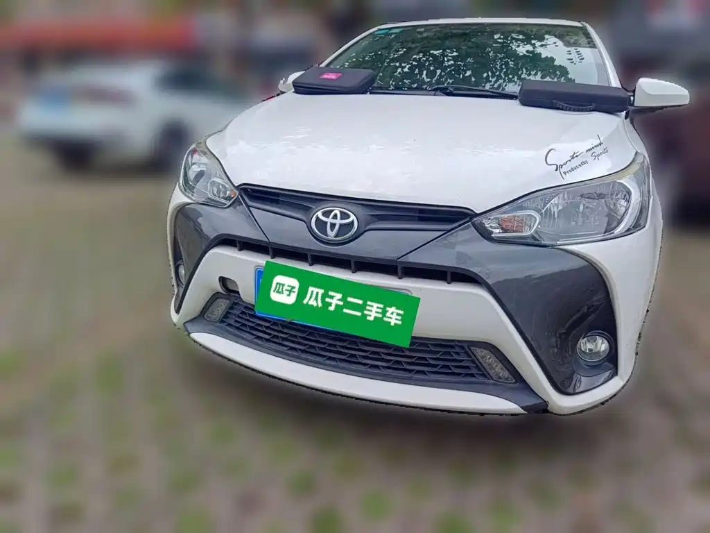 Toyota Yaris L — миниатюра 2