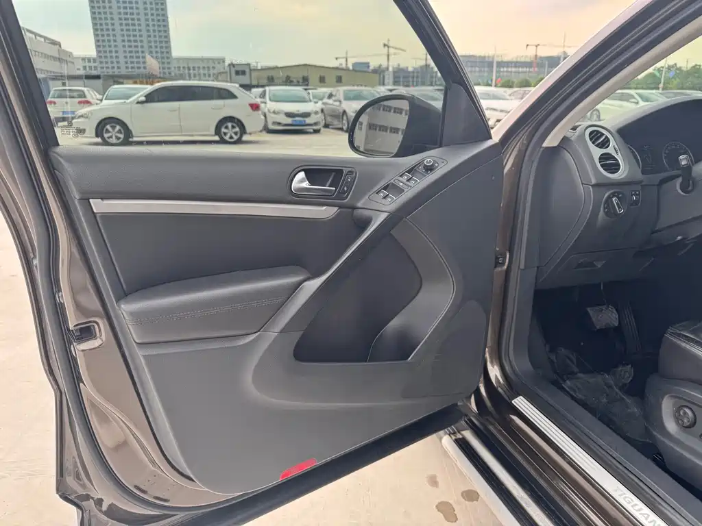 Volkswagen Tiguan — миниатюра 12