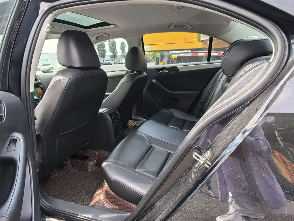 Volkswagen Sagitar — миниатюра 6