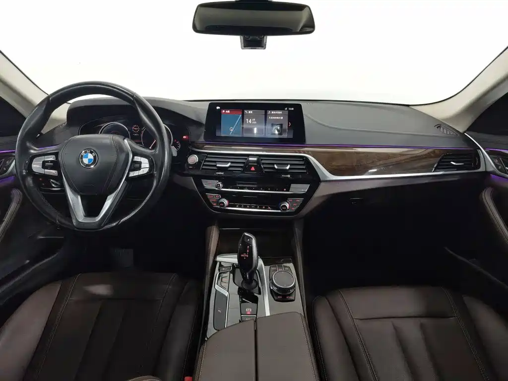 BMW 5 Series — миниатюра 5