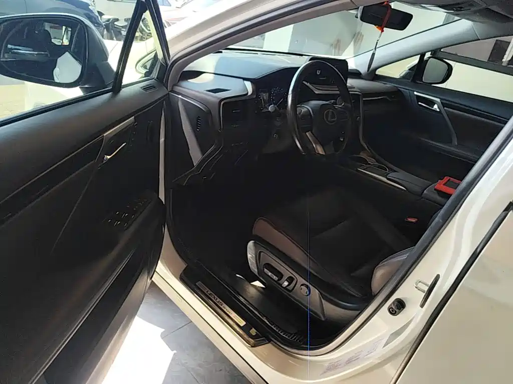 Lexus RX — миниатюра 16
