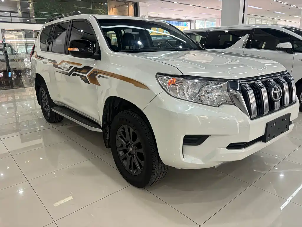 TOYOTA PRADO