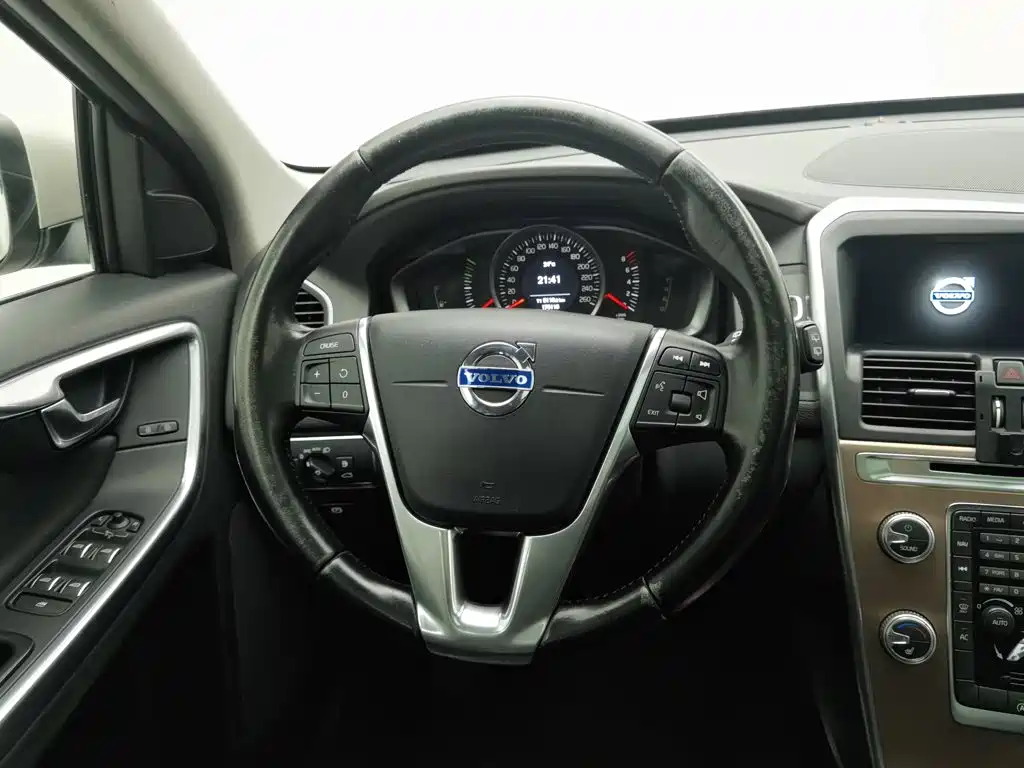 Volvo XC60 — миниатюра 11