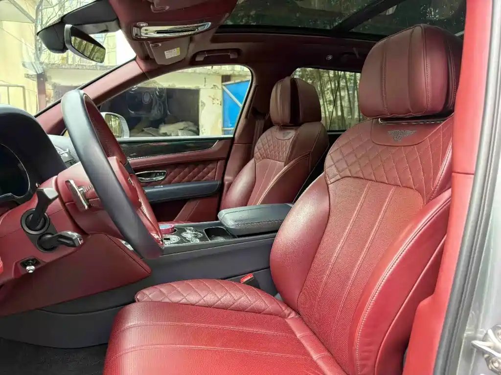Bentley Bentayga — миниатюра 9