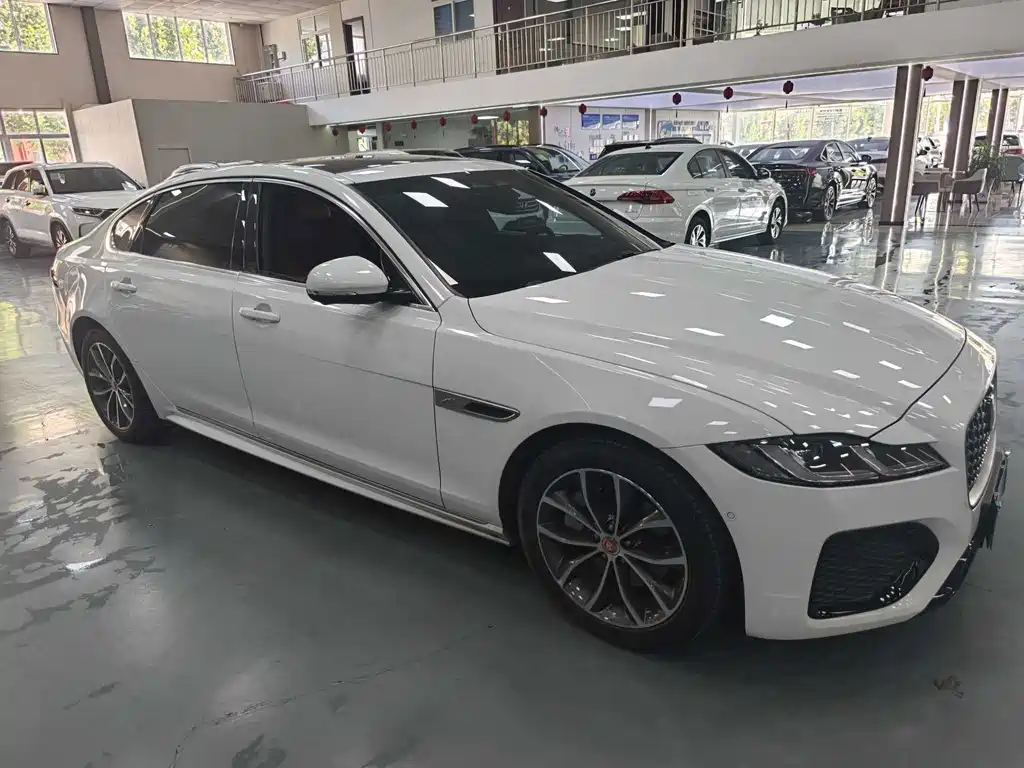Jaguar XFL — миниатюра 2