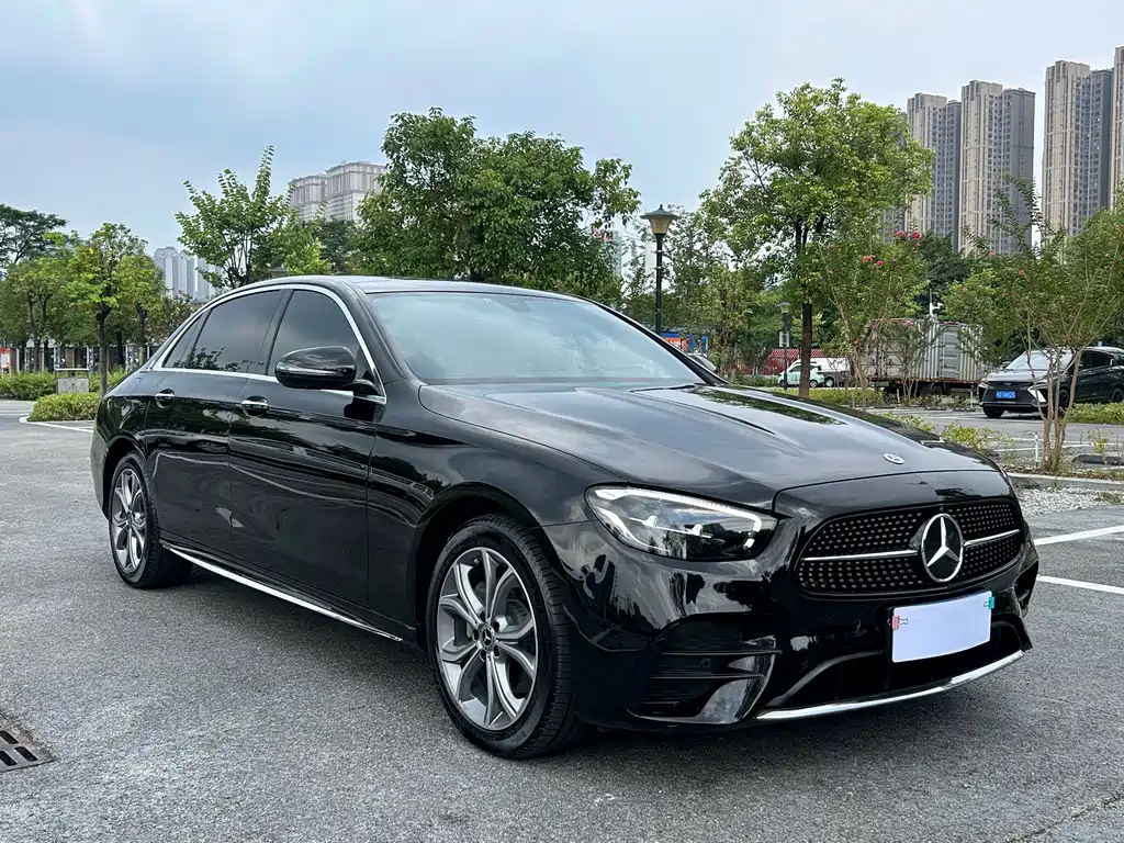 Mercedes-Benz E-Class — миниатюра 3