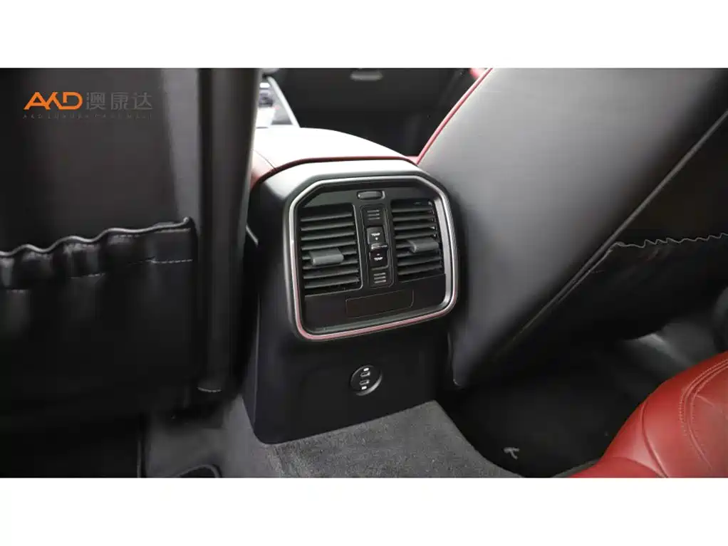 Porsche Macan — миниатюра 9
