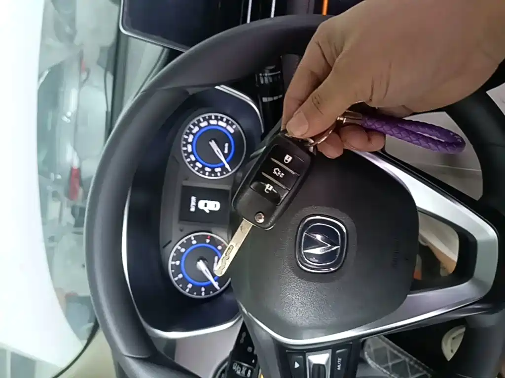 Changan Eado DT — миниатюра 9