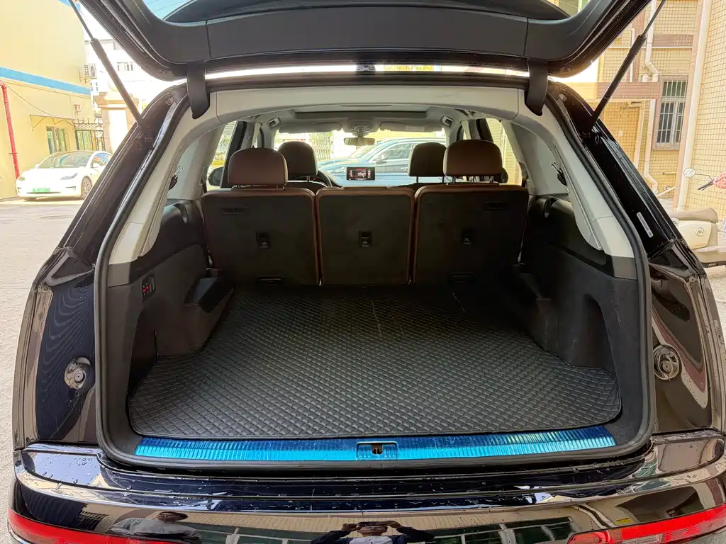 Audi Q7 — миниатюра 11
