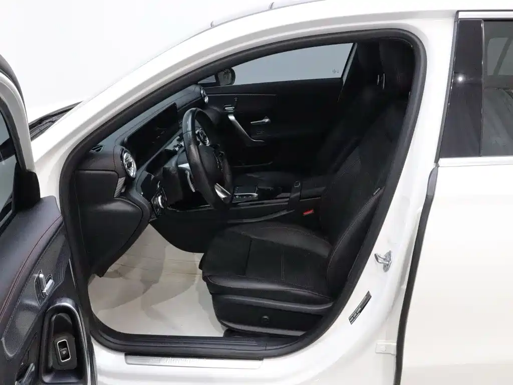Mercedes-Benz A-Class — миниатюра 11