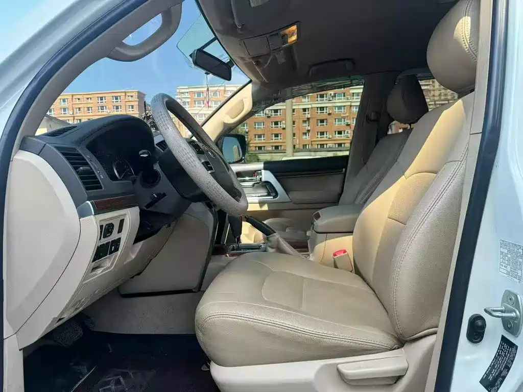 Toyota Land Cruiser — миниатюра 4