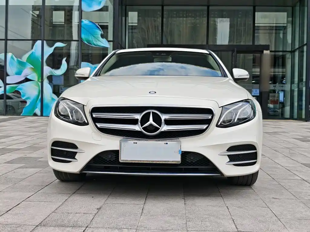 Mercedes-Benz E-Class — миниатюра 14