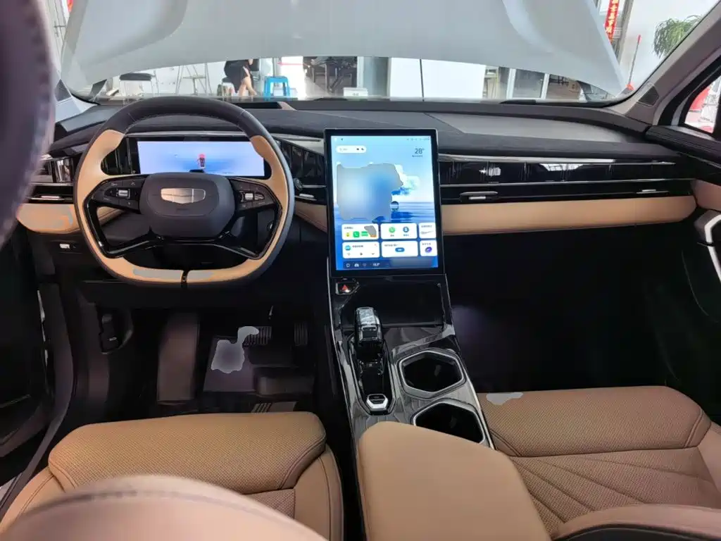 Geely Boyue L — миниатюра 10