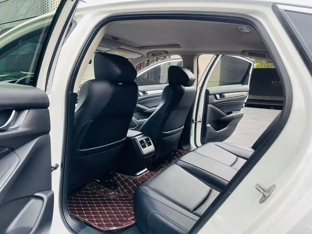 Honda Accord — миниатюра 8