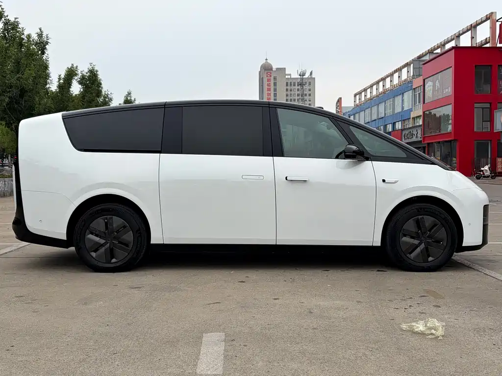 Li Auto Li MEGA — миниатюра 18