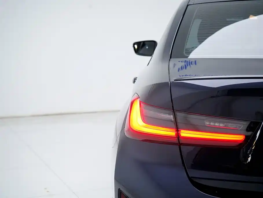 BMW 3 Series — миниатюра 14