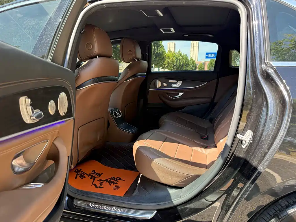 Mercedes-Benz E-Class — миниатюра 6