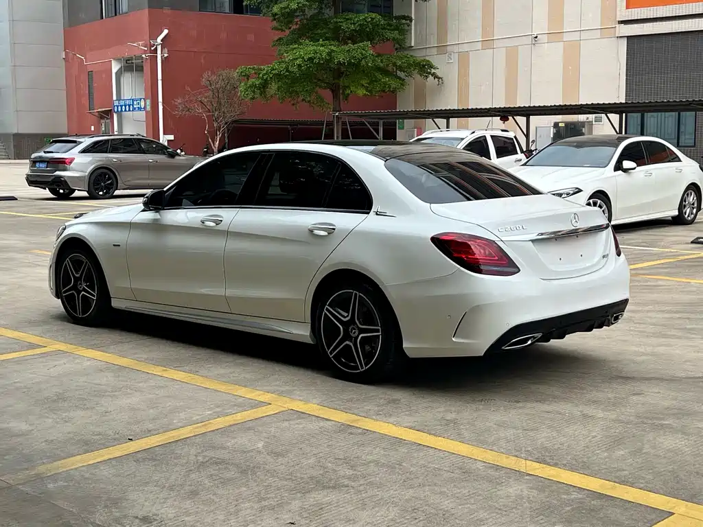 Mercedes-Benz C-Class — миниатюра 3