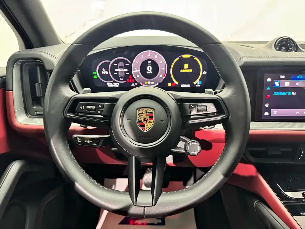 Porsche Cayenne — миниатюра 10