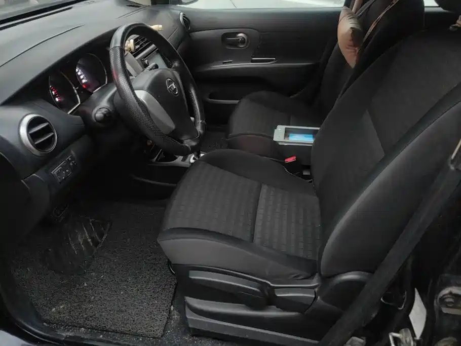 Nissan Livina — миниатюра 9