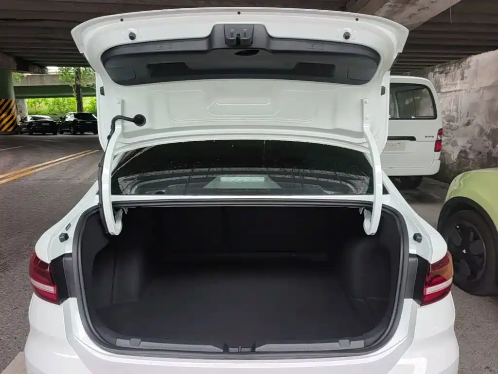 Volkswagen Lavida — миниатюра 19