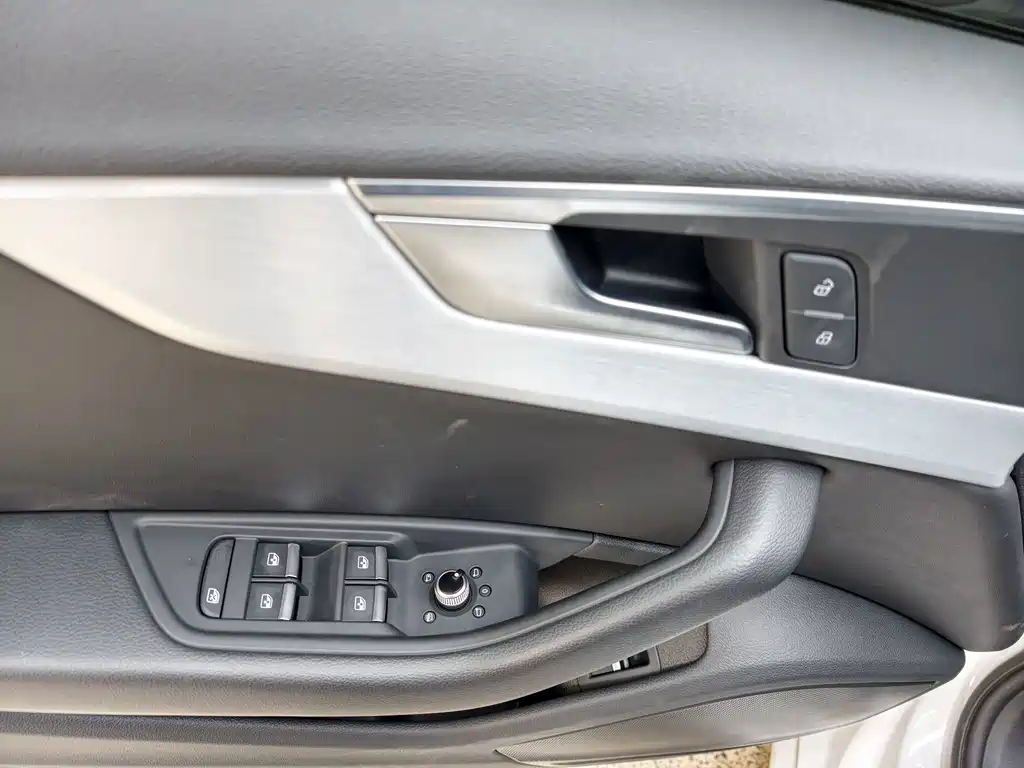 Audi A4L — миниатюра 11